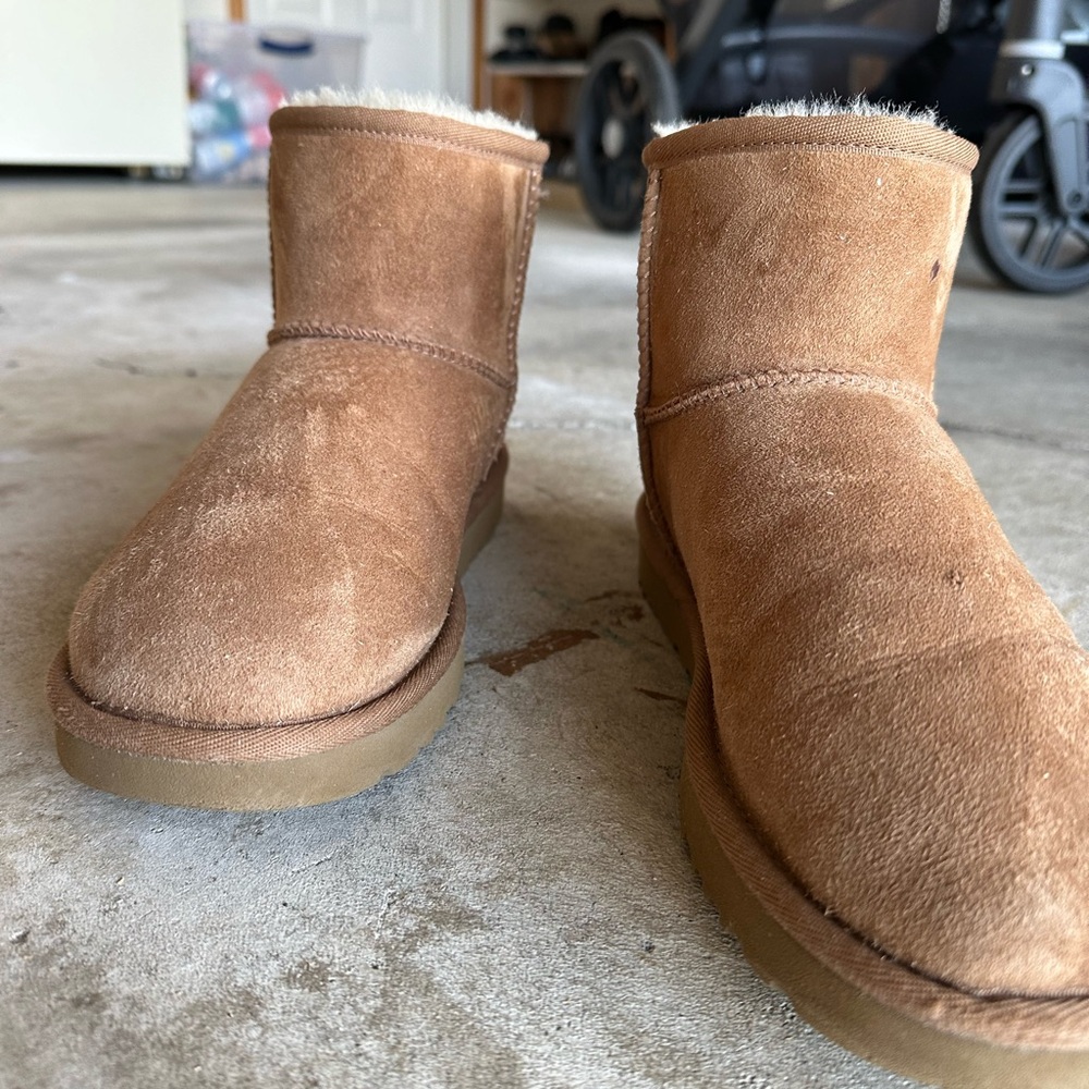 UGG classic mini size 7 color is chestnut
